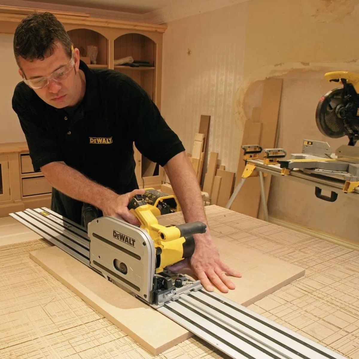 Ръчен циркуляр DeWALT DWS520KTR, 1300 W, Ø 165 мм